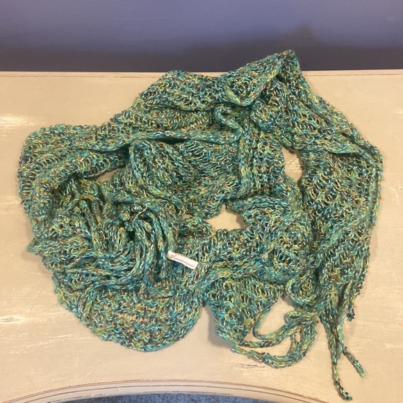 Collection Eighteen scarf - Picture 3 of 5